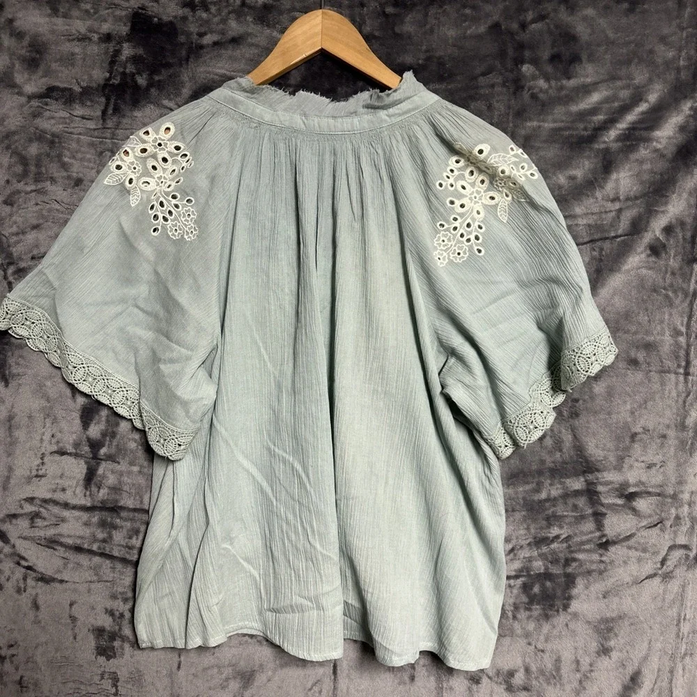 Chelsea & Theodore Women's Large Green Embroidered Crinkle Tunic Top Boxy‎ Boho